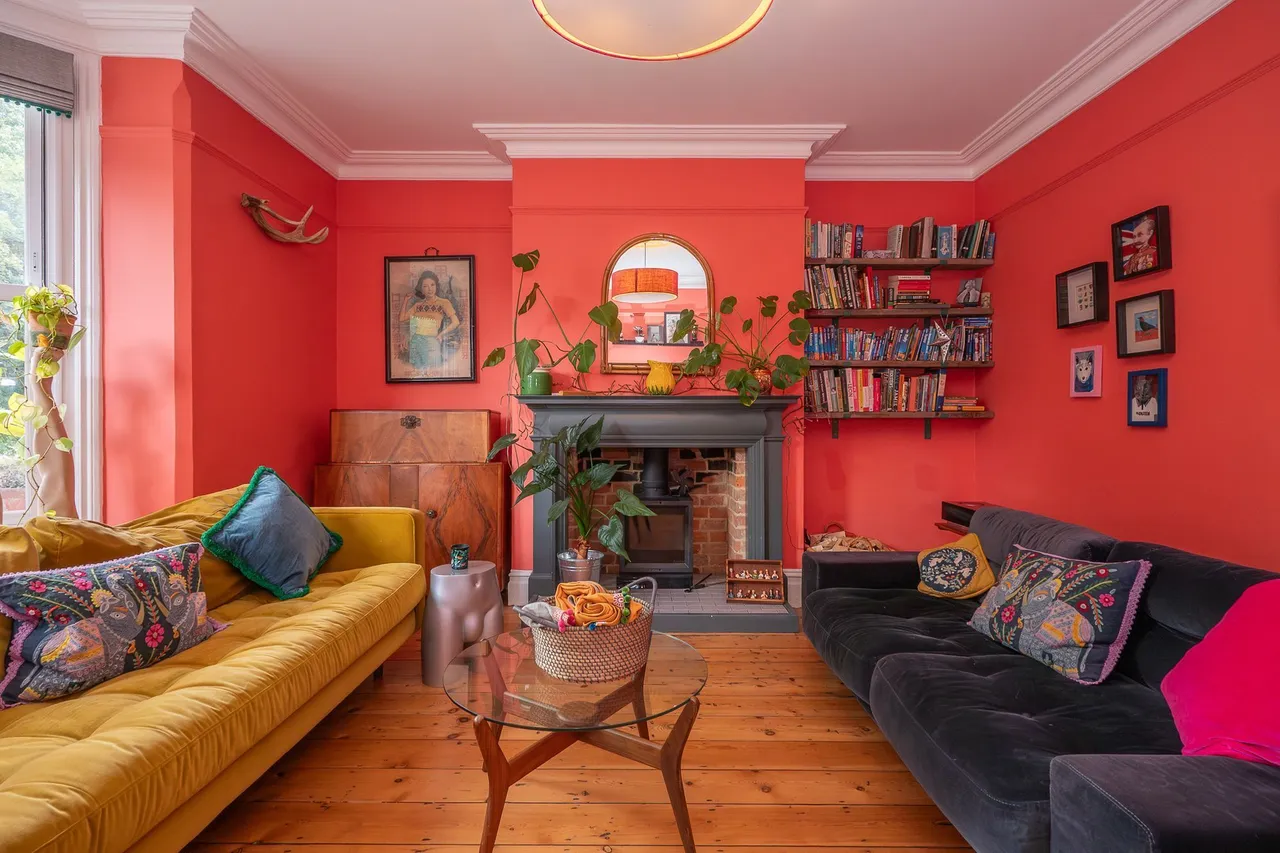 Magnificent Victorian Home with Two B, photo 9