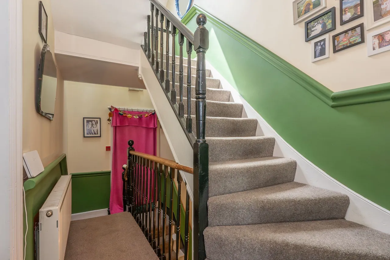 Magnificent Victorian Home with Two B, photo 20