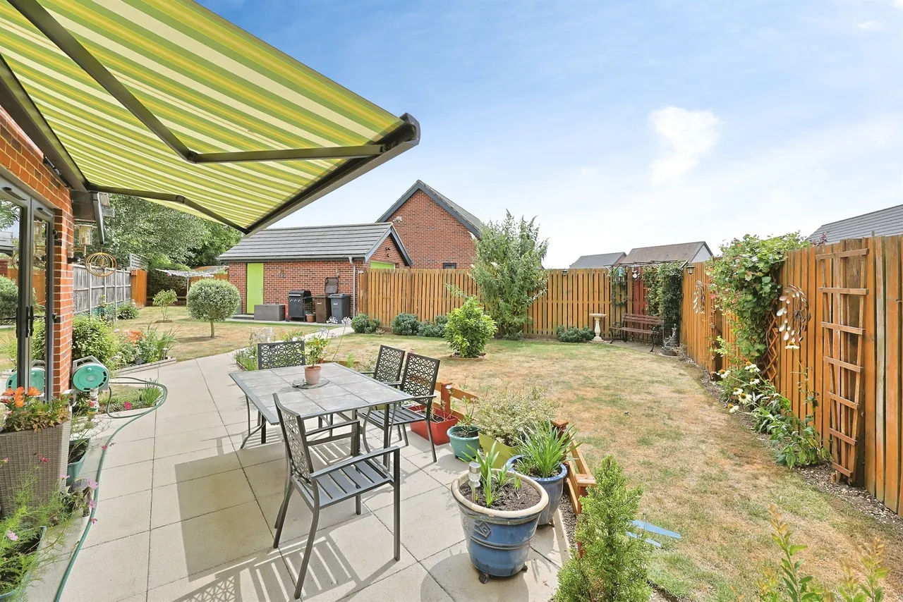 Limes Close, Little Melton, NR9, photo 2