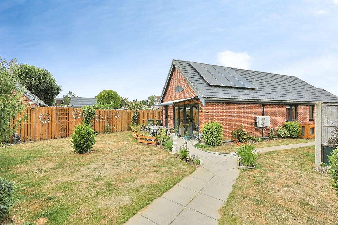 Limes Close, Little Melton, NR9, photo 11