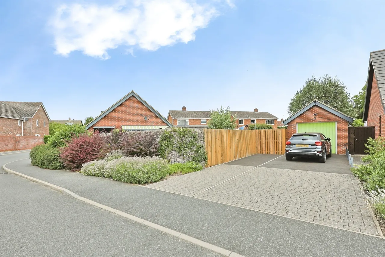 Limes Close, Little Melton, NR9, photo 12