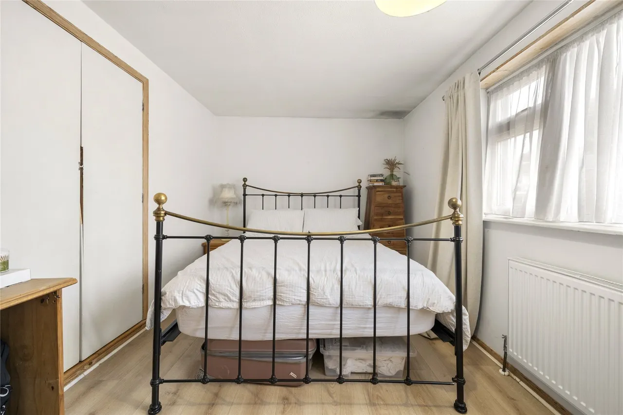 Farm Road, Esher, Surrey, KT10, photo 9
