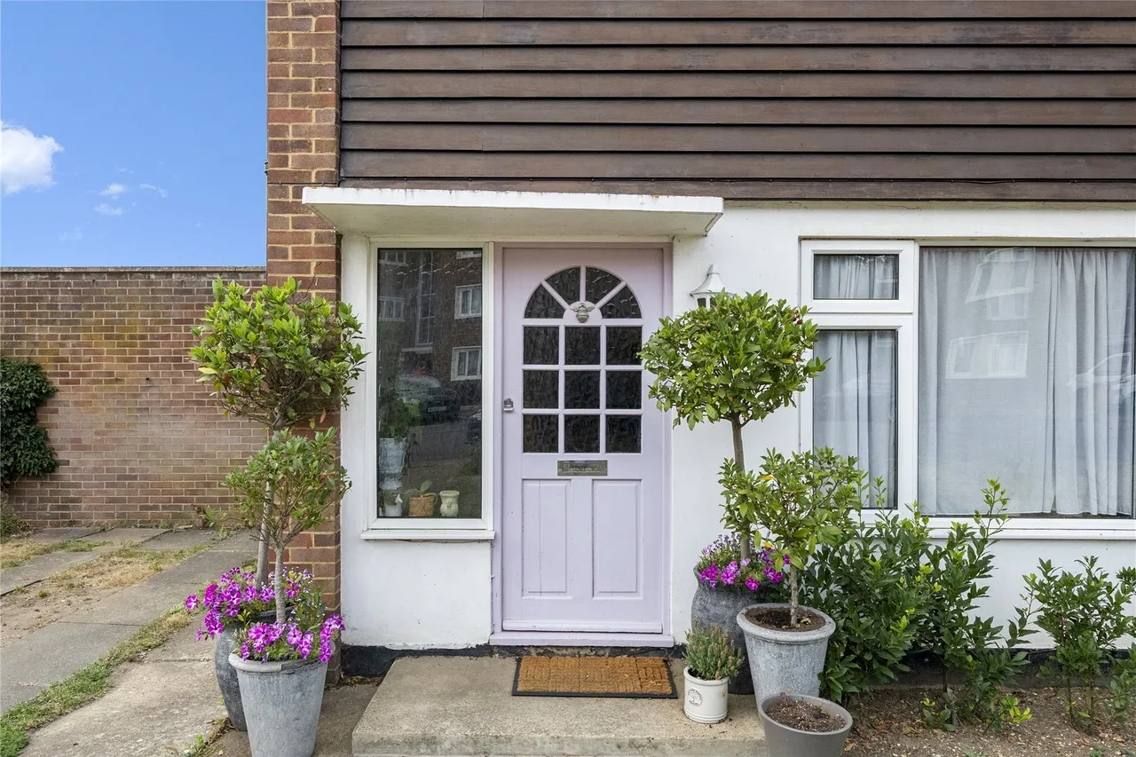 Farm Road, Esher, Surrey, KT10, photo 6