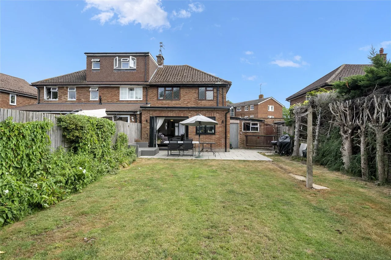 Farm Road, Esher, Surrey, KT10, photo 12