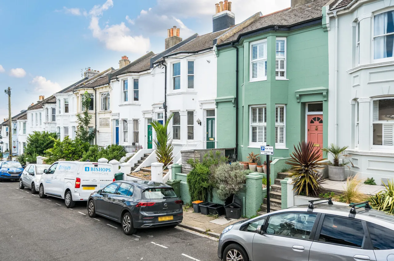 2 bed flat for sale, Crescent Road, Brighton, BN2