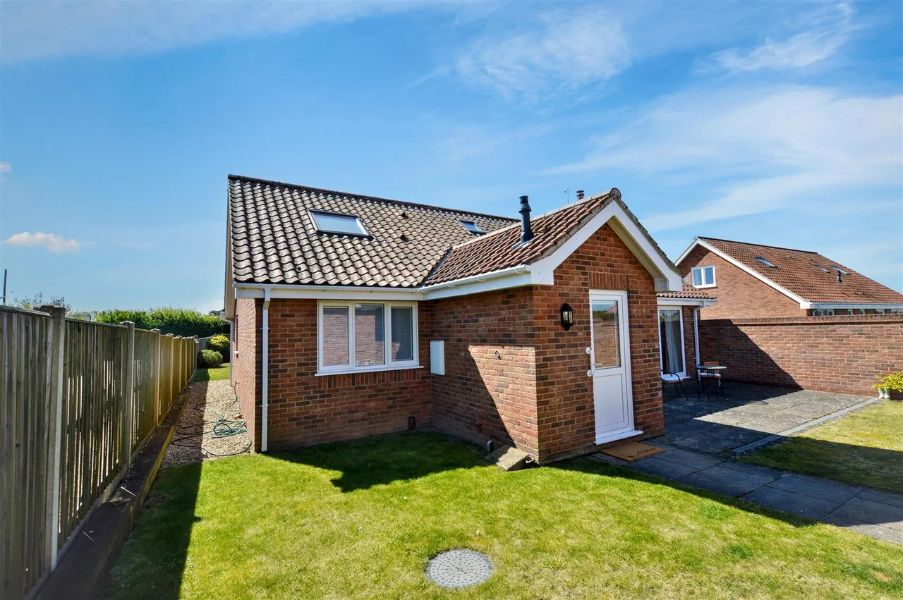 John William Way, Bodham, NR25, photo 28