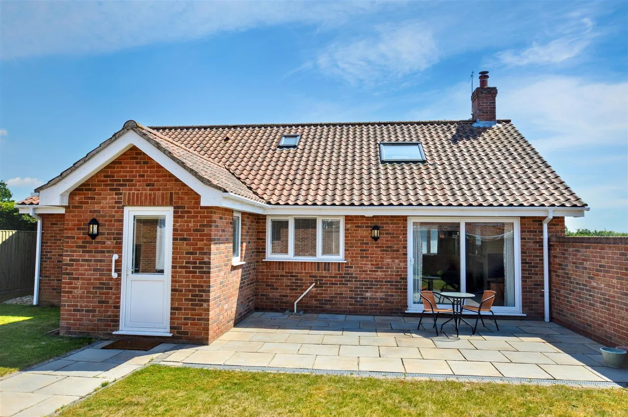 John William Way, Bodham, NR25, photo 33