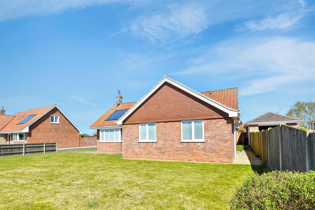 John William Way, Bodham, NR25, photo 30