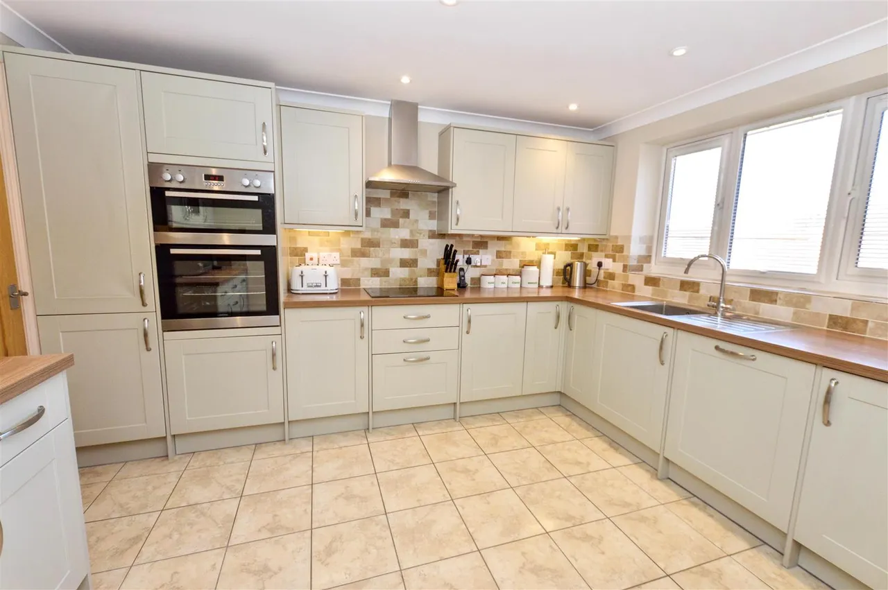 John William Way, Bodham, NR25, photo 9
