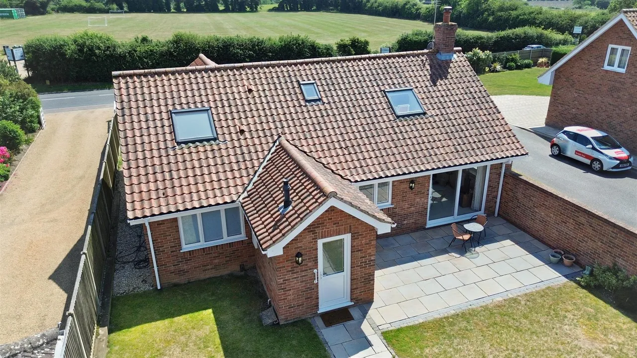 John William Way, Bodham, NR25, photo 32