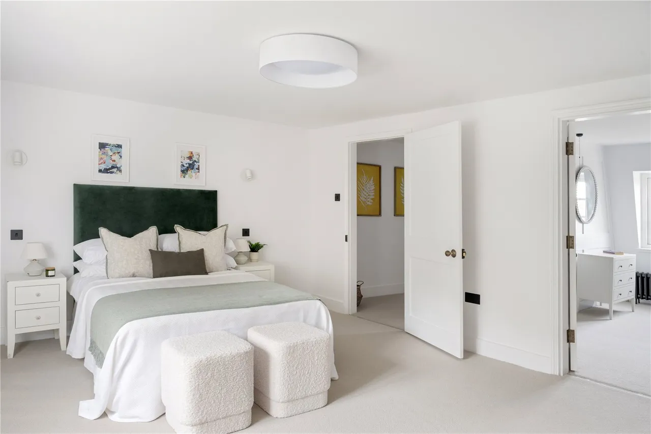 Chiswick Lane South, London, W4, photo 13