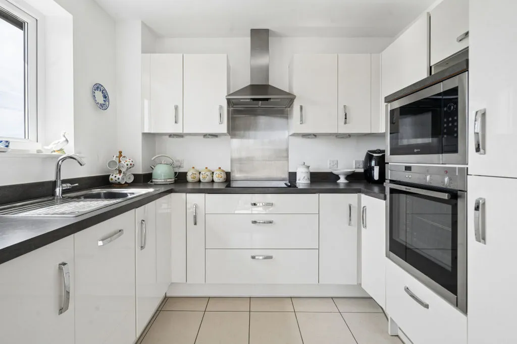 Marlow Road, Bourne End SL8 5SE, photo 3