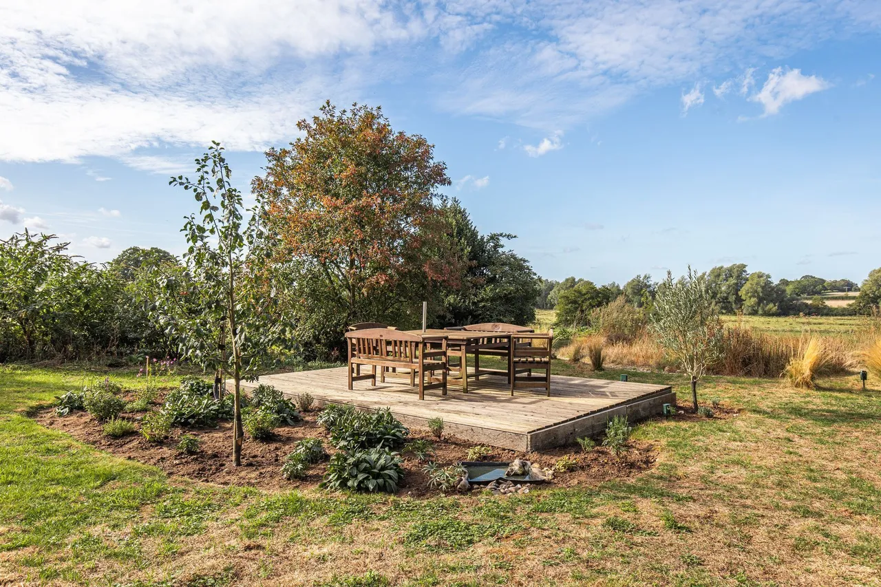 Versatile Detached Home in Stoke Holy, photo 19