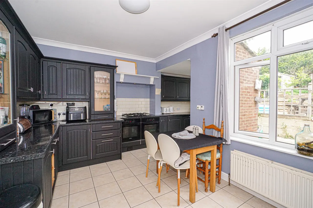Clifton Road, Hastings, photo 3