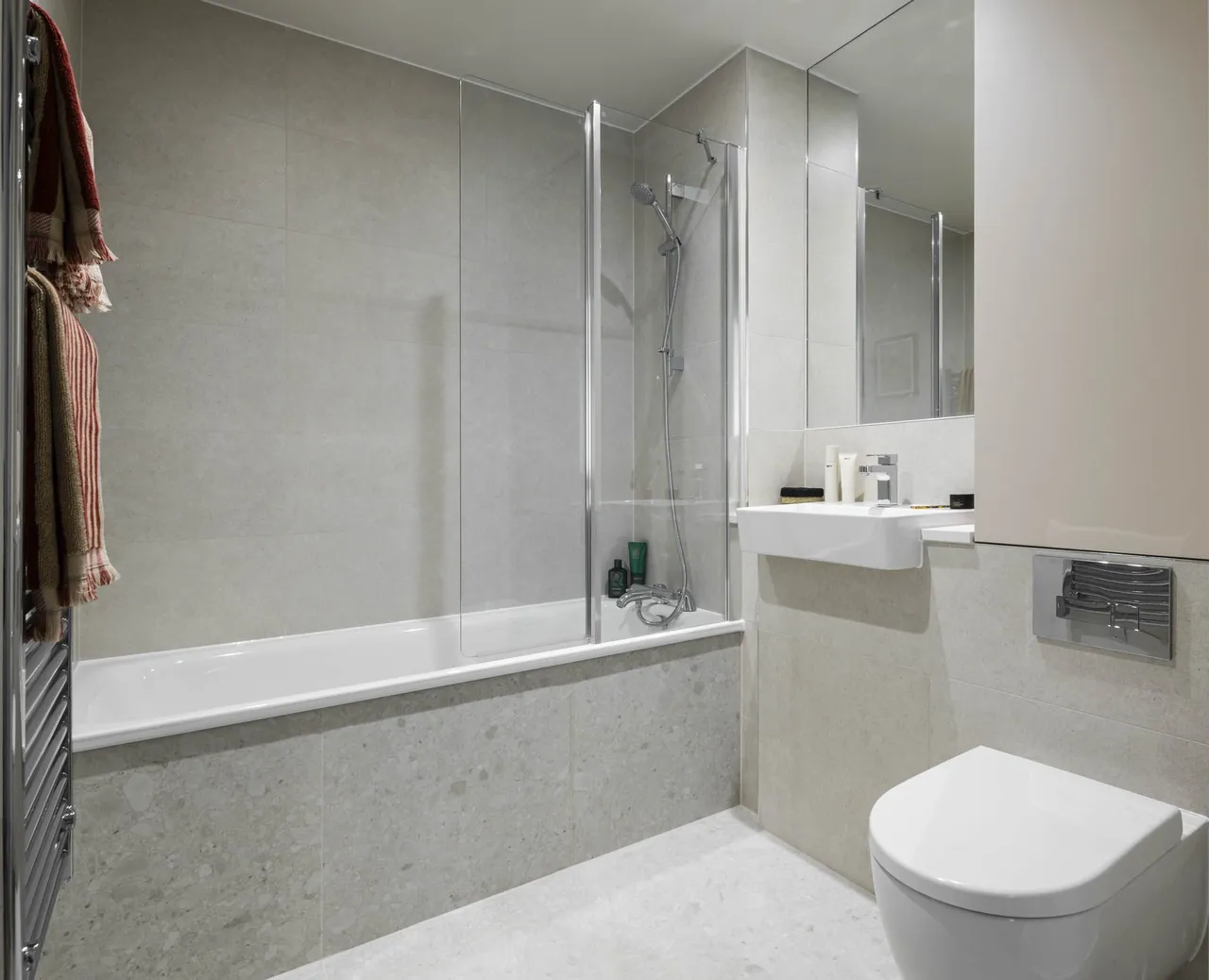 3 bed flat to rent — Flat 47, Marble House, Hayes