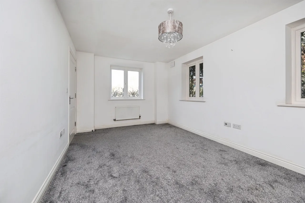 Newport Road, MK10, photo 5