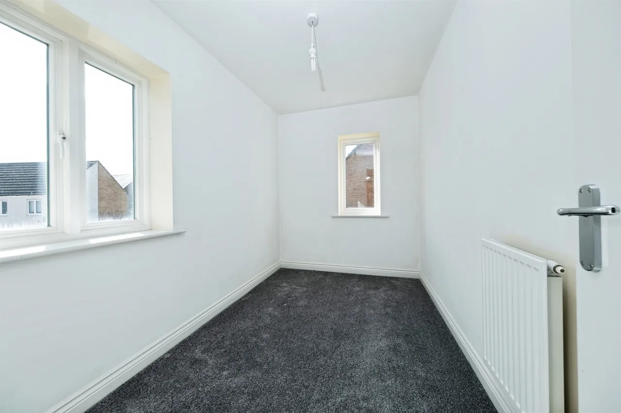 Newport Road, MK10, photo 9