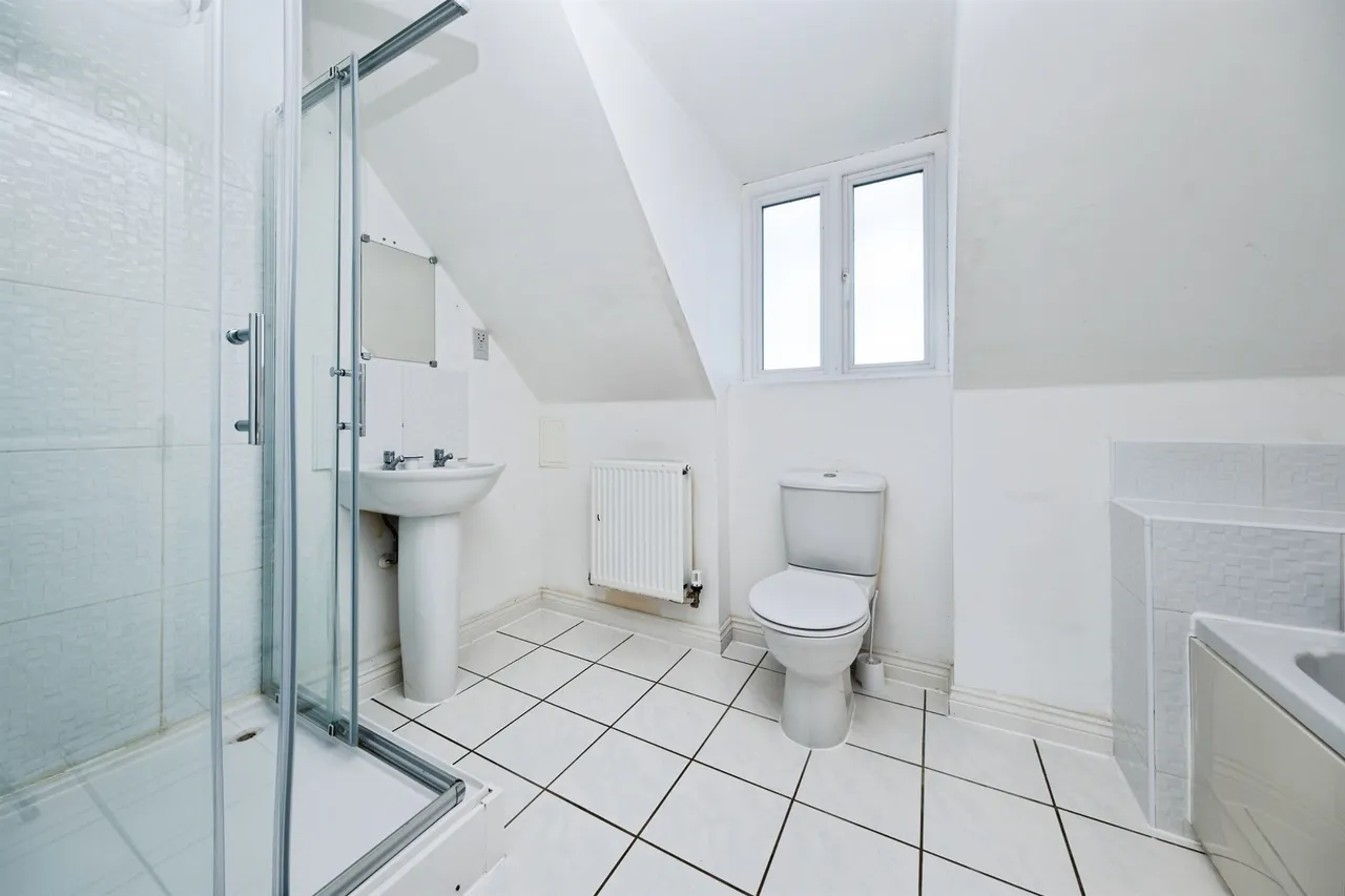 Newport Road, MK10, photo 14