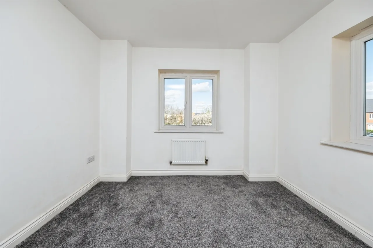 Newport Road, MK10, photo 10