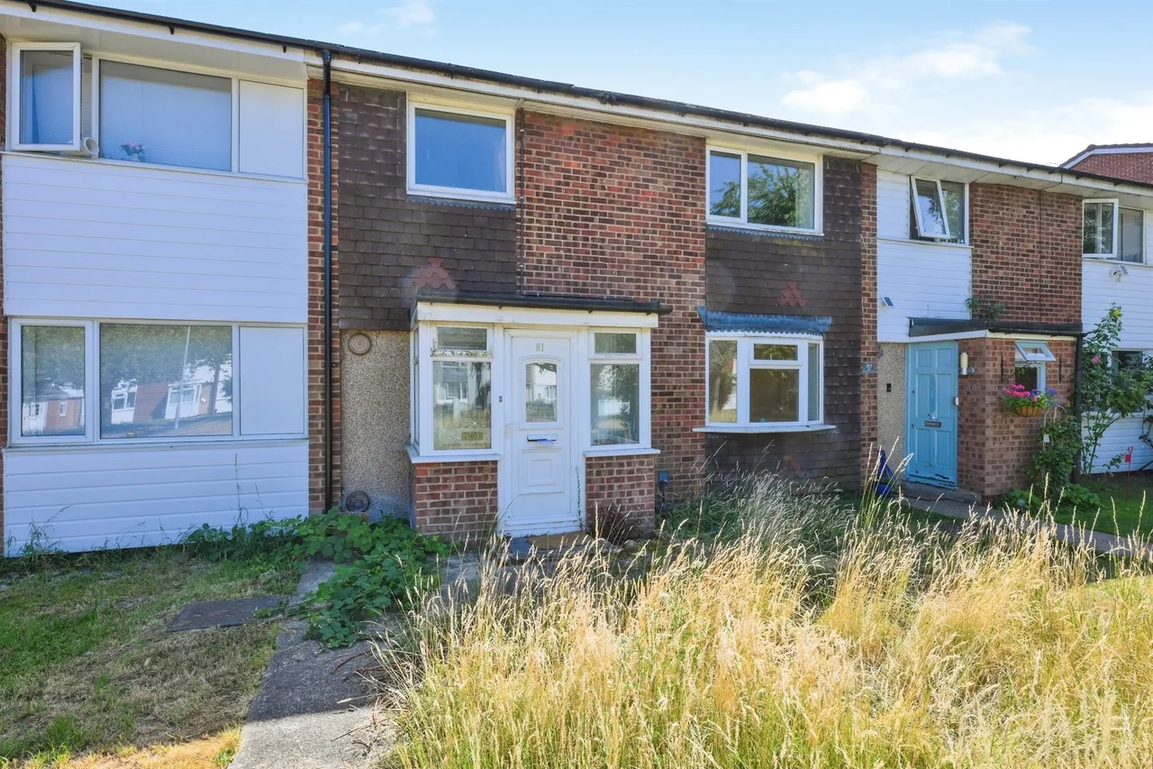 3 bed house for sale — Macers Court, Broxbourne