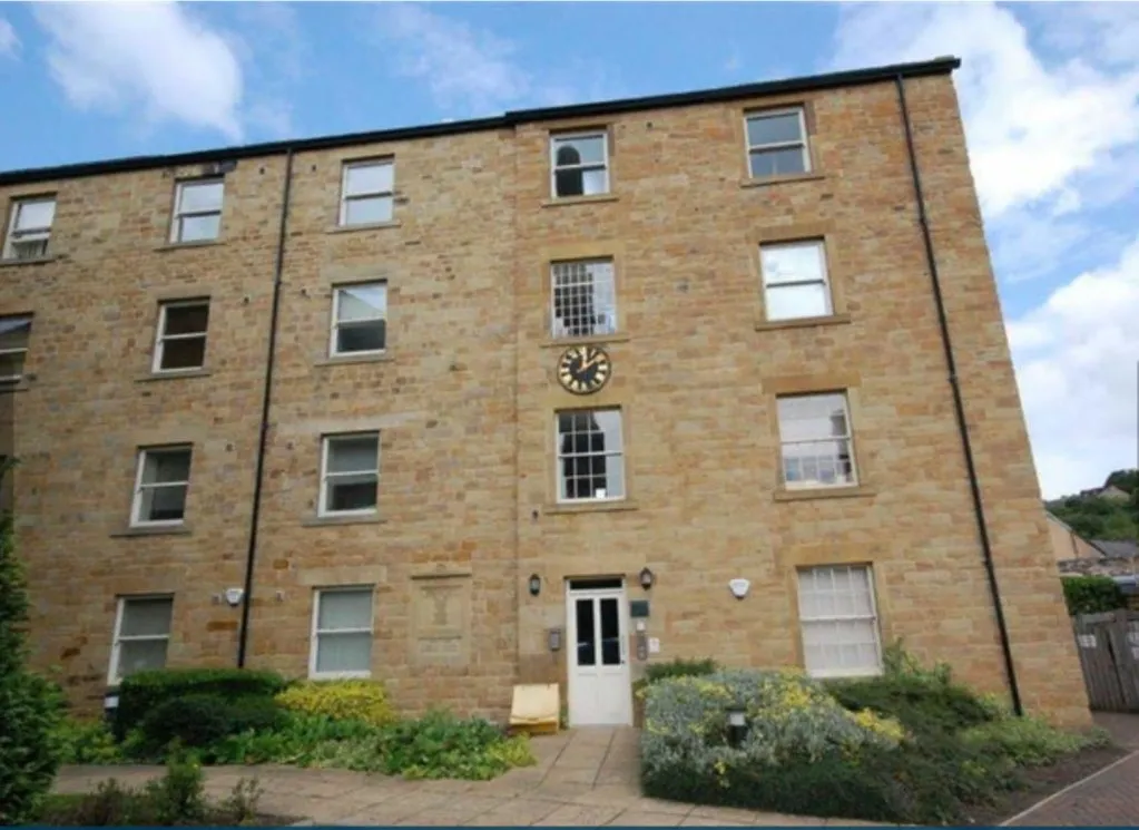 1 bed flat to rent — Spinners House Textile Street, Dewsbury WF13 2EY