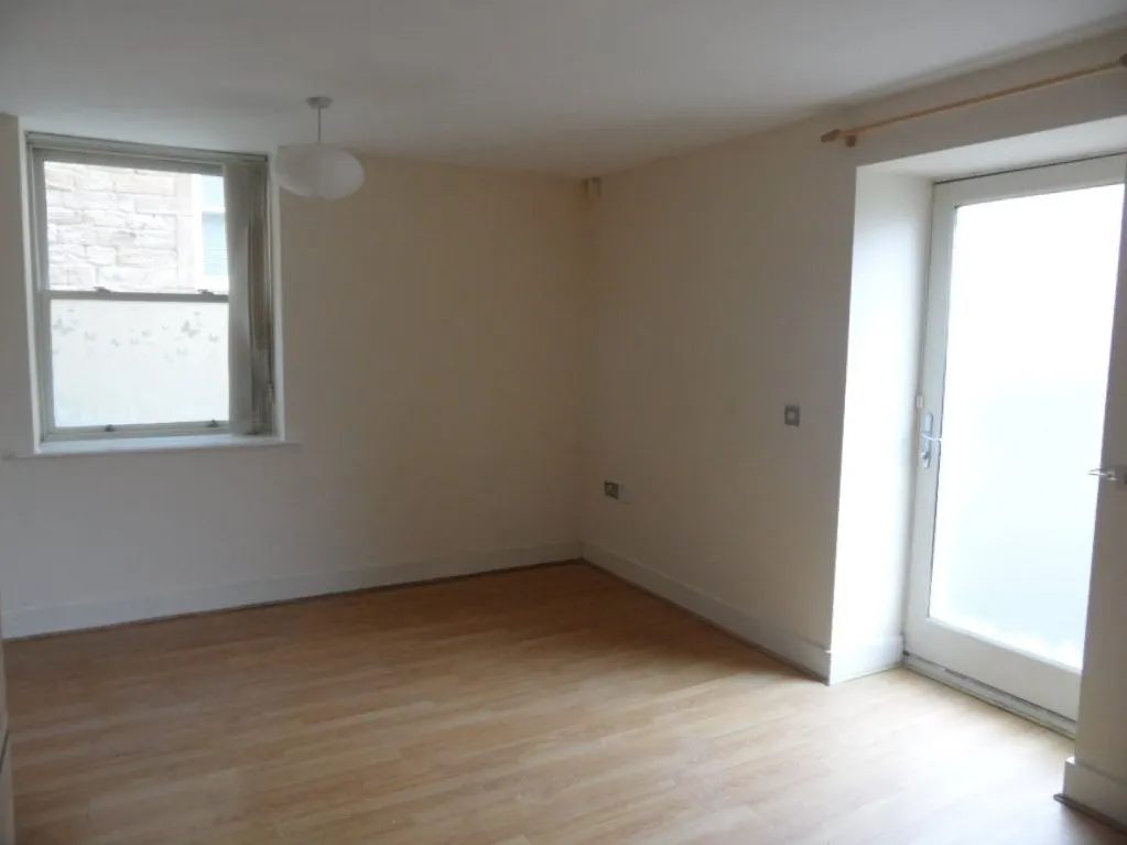 Spinners House Textile Street, Dewsbury WF13 2EY, photo 3