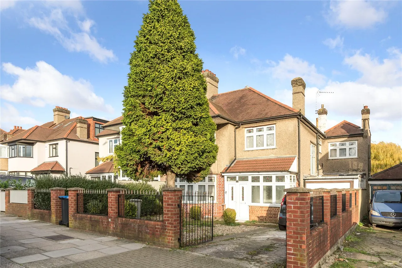 5 bed house for sale, Chambers Lane, London