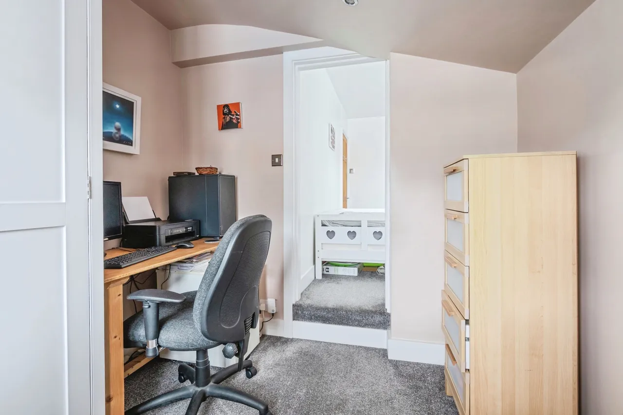 London Road, Wallington, SM6, photo 14