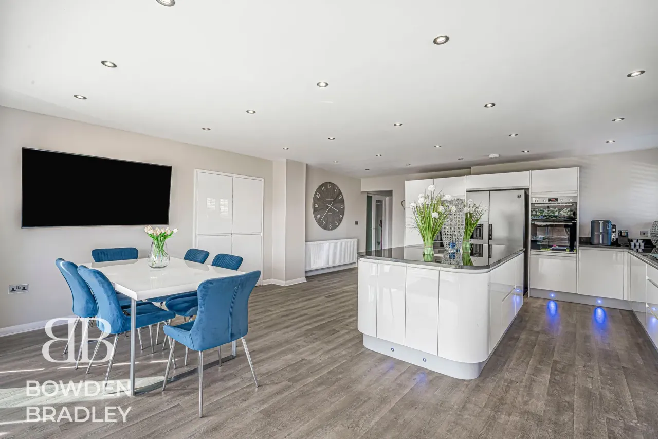 Harrow Close, Hornchurch, RM11, photo 3