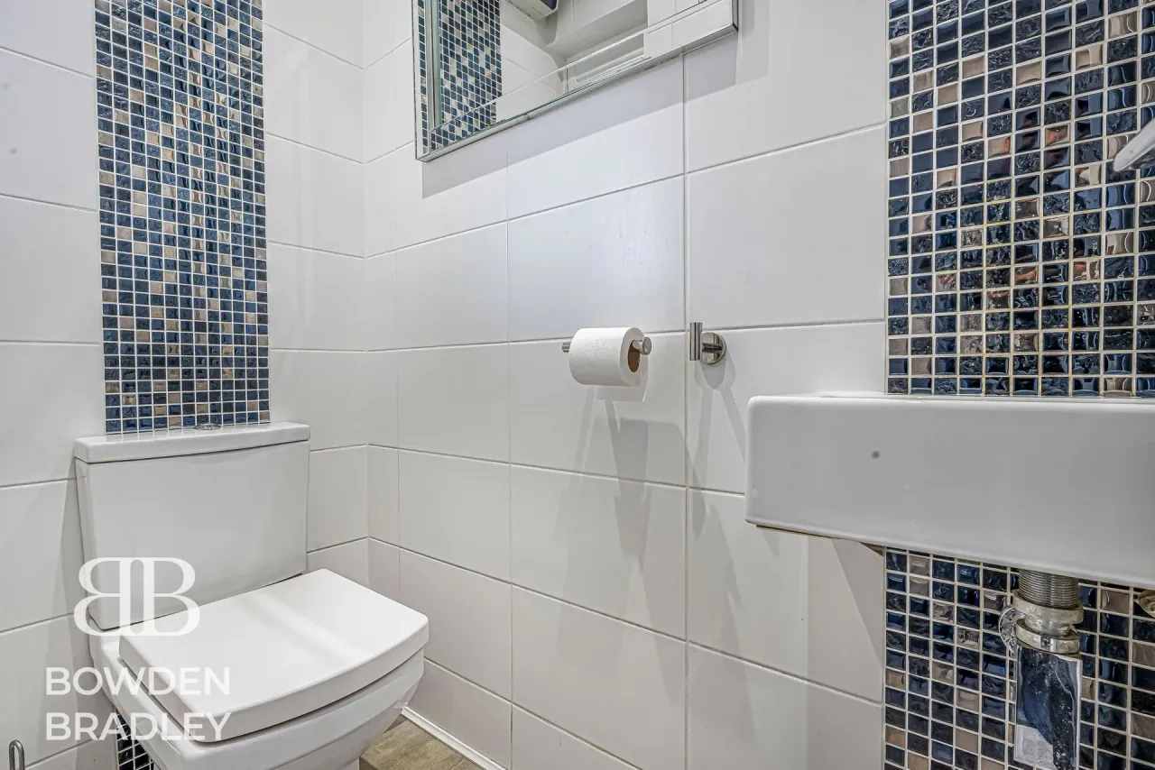 Harrow Close, Hornchurch, RM11, photo 7