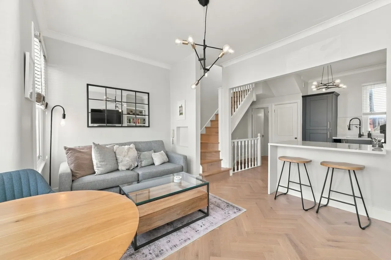 Dingwall Road, Earlsfield, SW18, photo 8