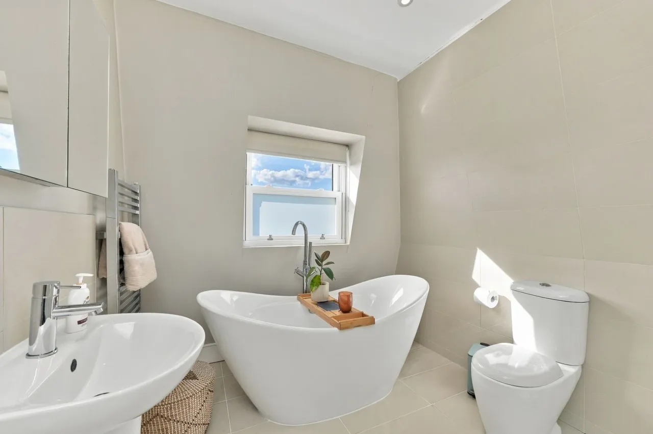 Dingwall Road, Earlsfield, SW18, photo 7