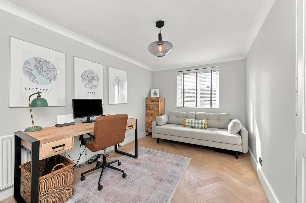 Dingwall Road, Earlsfield, SW18, photo 5