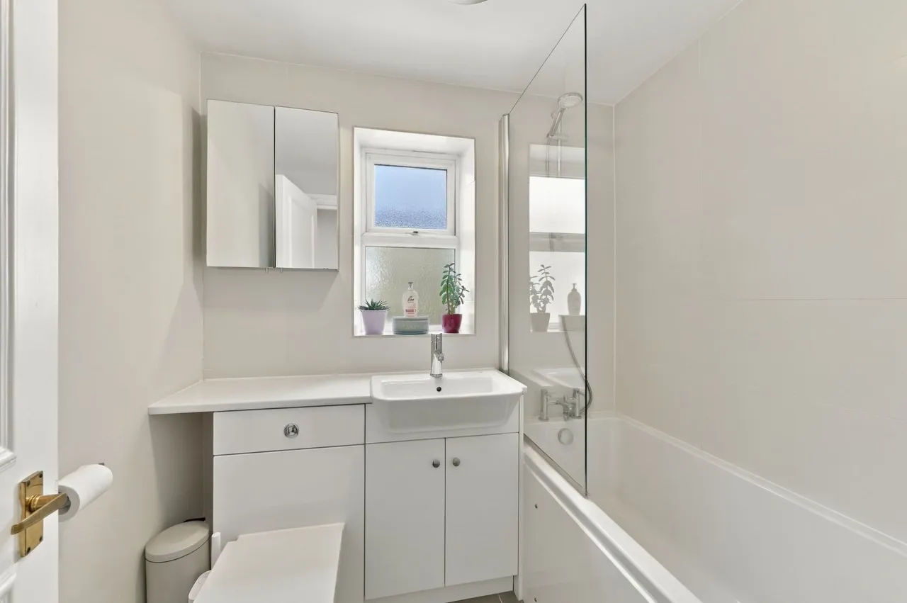 Dingwall Road, Earlsfield, SW18, photo 9