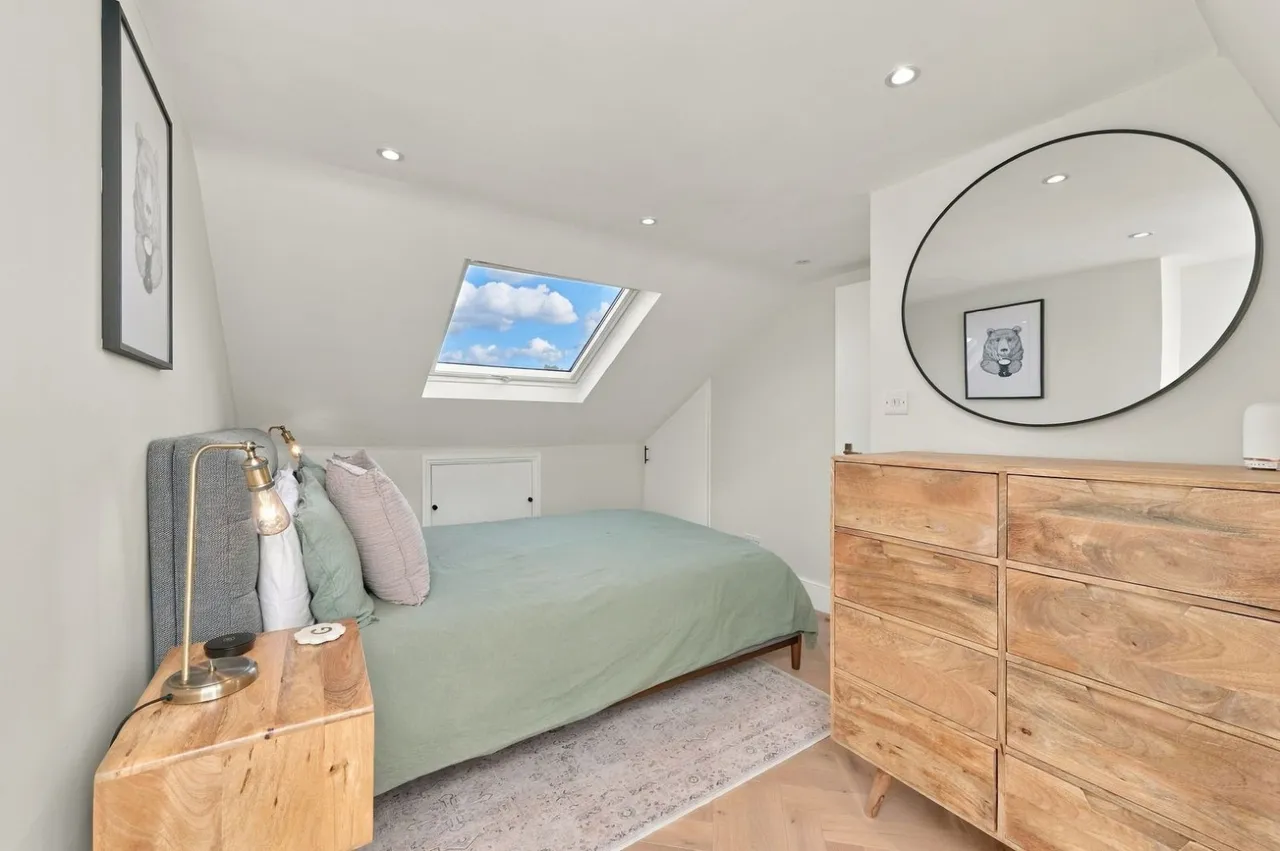 Dingwall Road, Earlsfield, SW18, photo 4