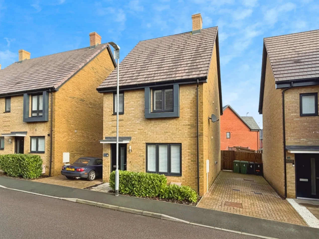 2 bed house for sale — Saddleback Close, Bridgefield