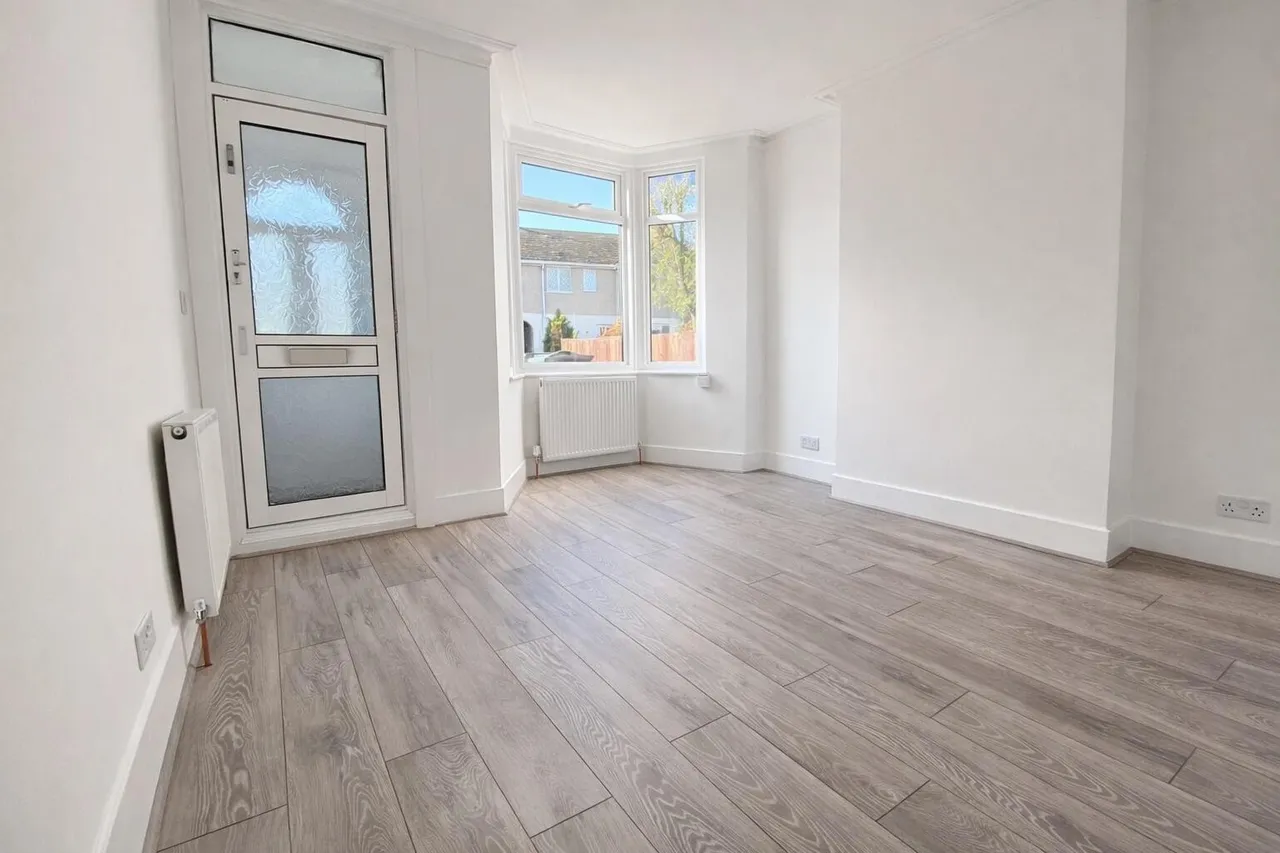Milton Road, Swanscombe, photo 2