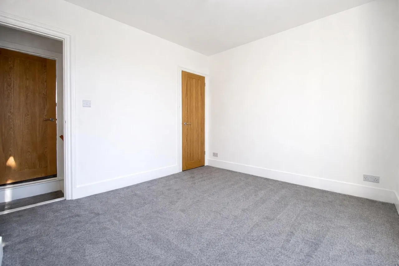 Milton Road, Swanscombe, photo 8