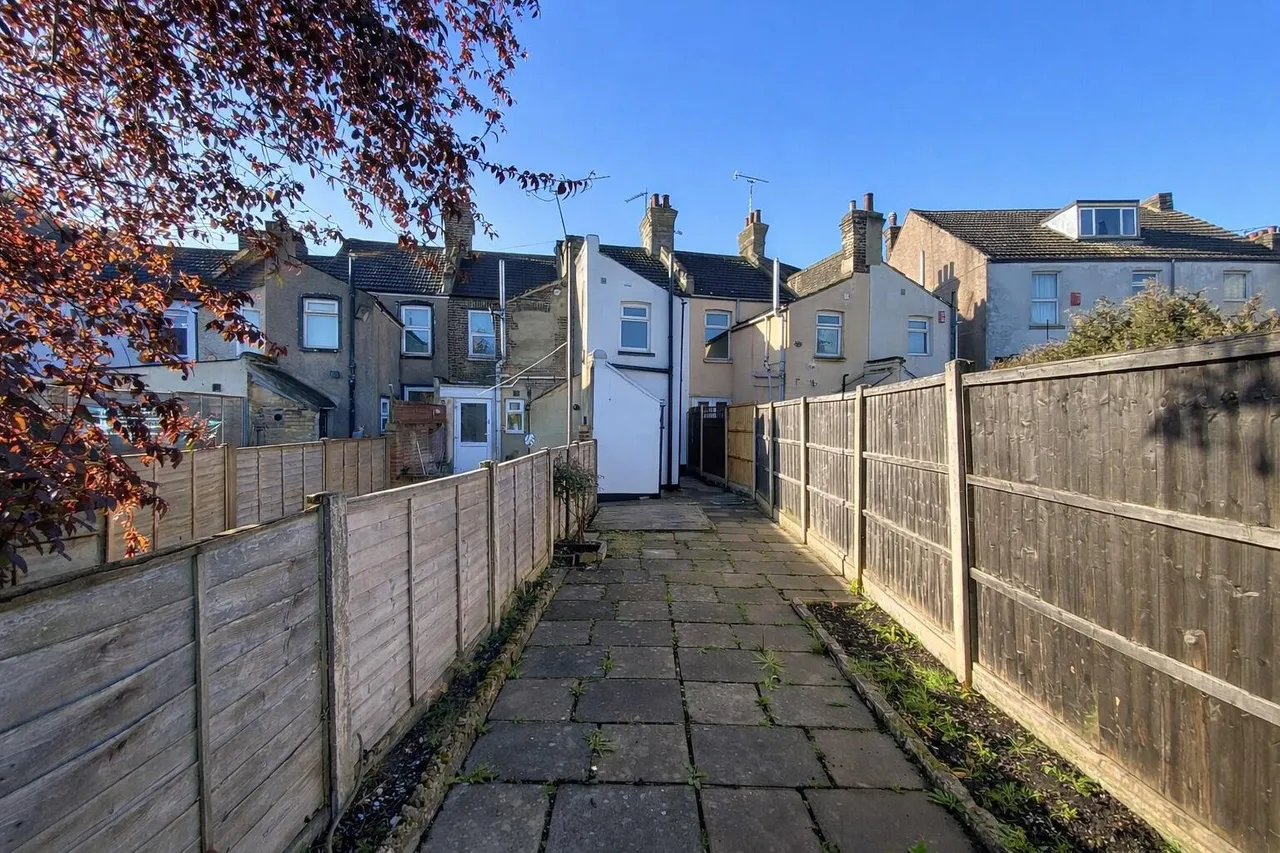 Milton Road, Swanscombe, photo 12