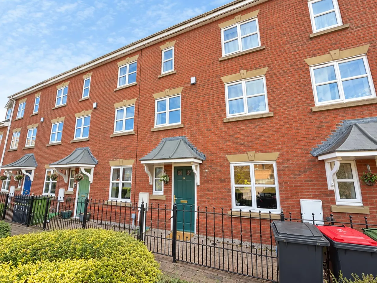 4 bed house for sale, Gatcombe Way, Priorslee, TF2