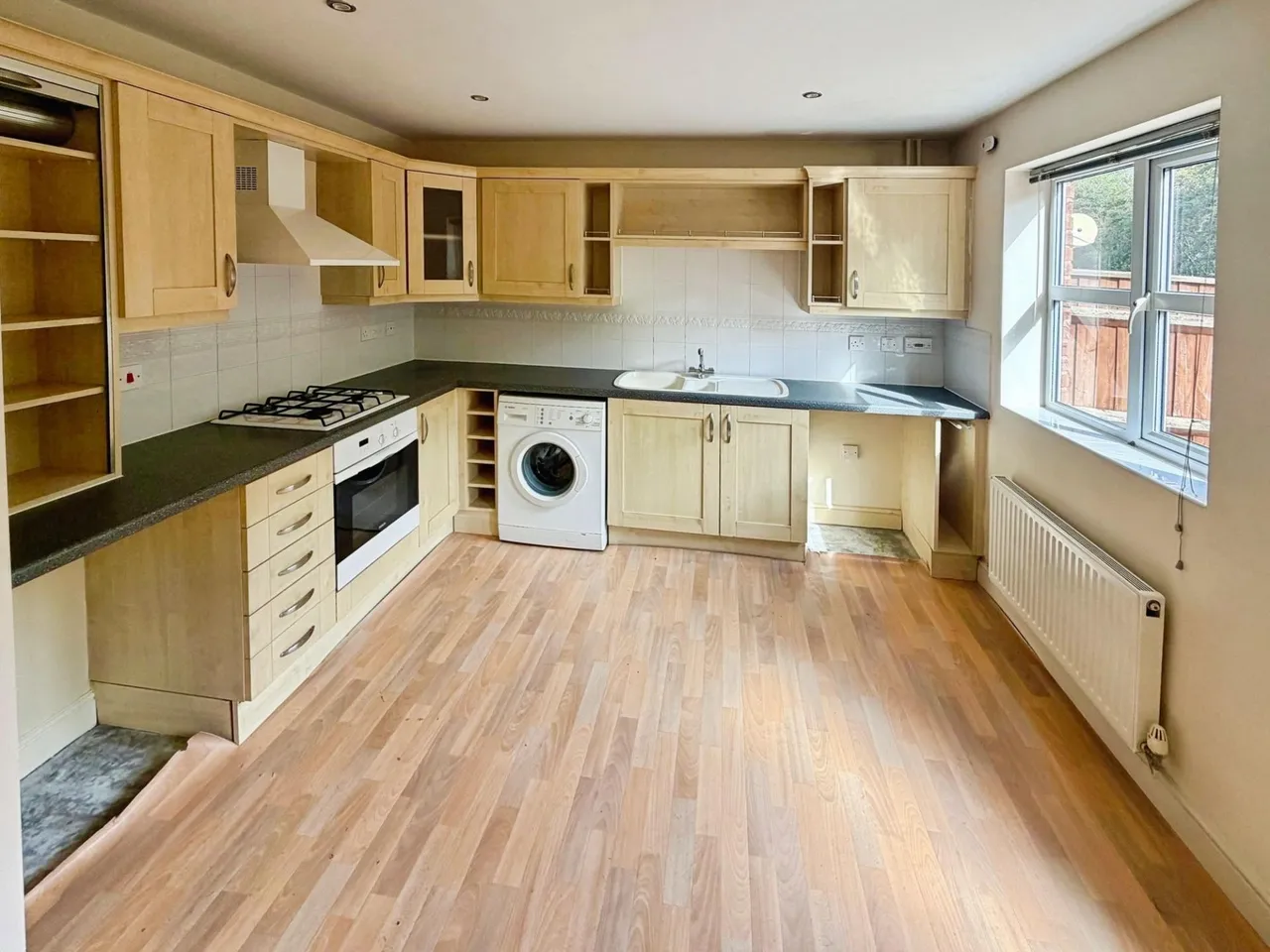 Gatcombe Way, Priorslee, TF2, photo 7
