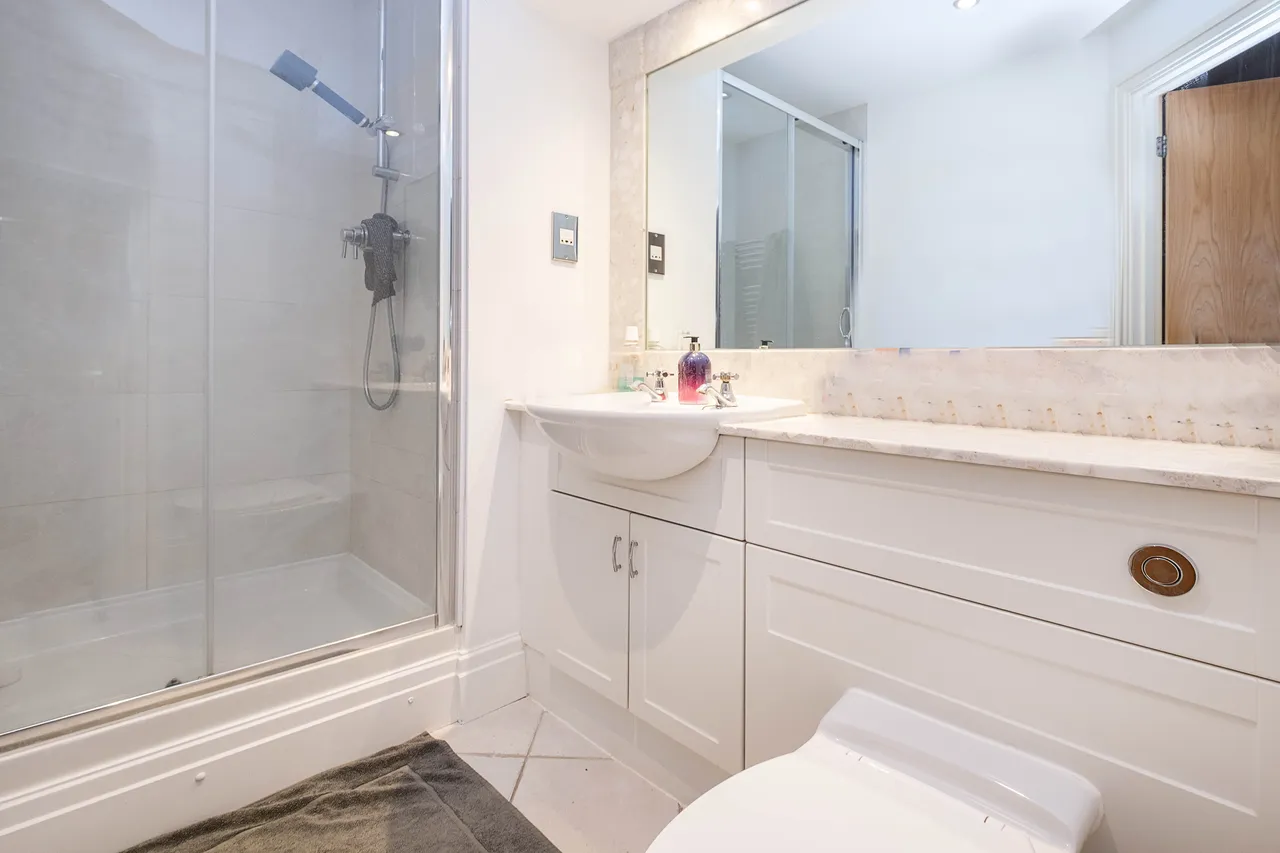Seven Kings Way, Kingston Upon Thames, KT2, photo 10