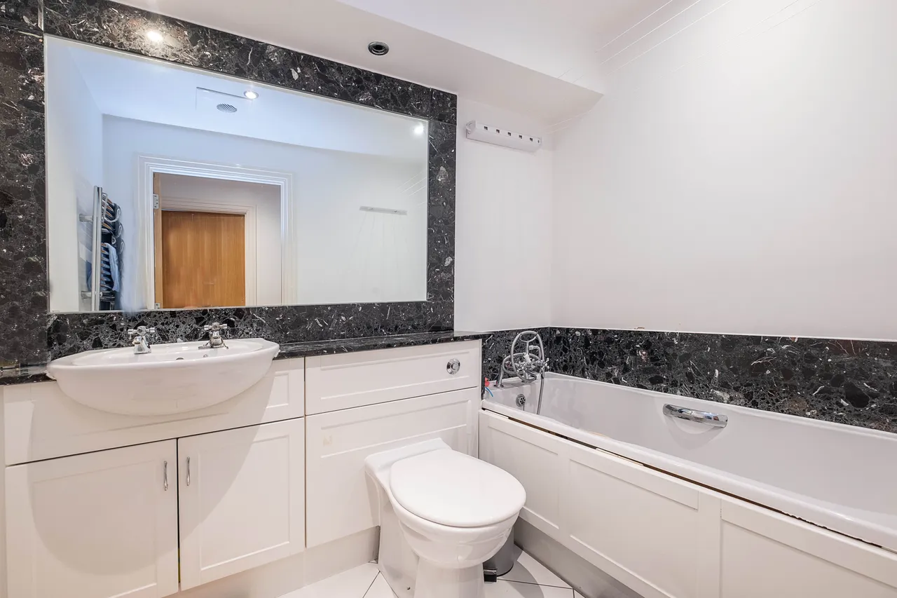 Seven Kings Way, Kingston Upon Thames, KT2, photo 7