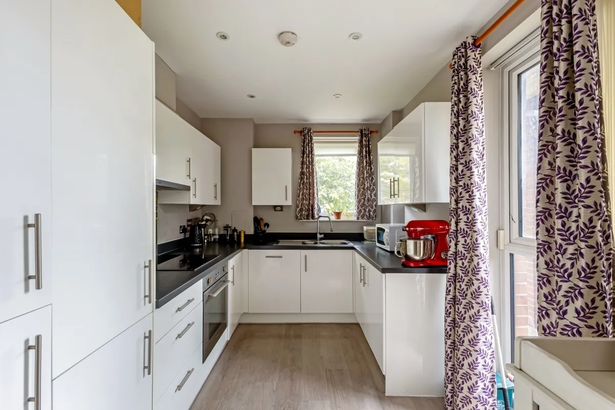 Matthews Close Wembley HA9, photo 2