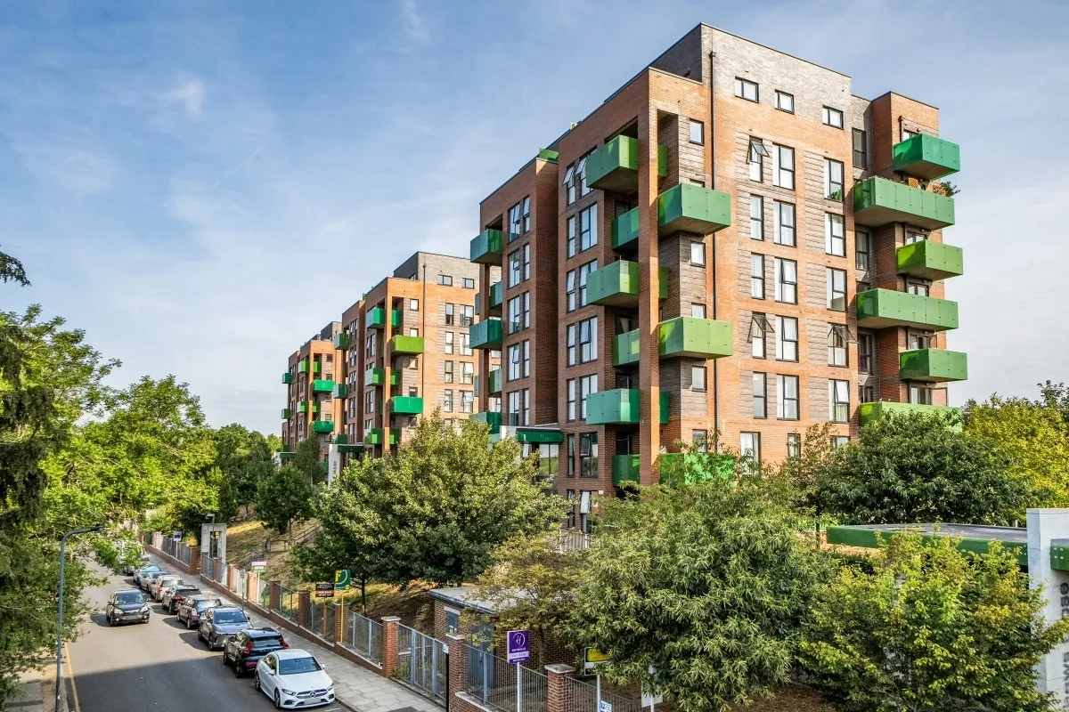 2 bed flat to rent — Matthews Close Wembley HA9