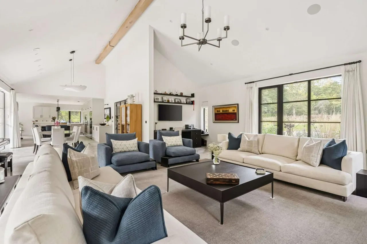 Woodside, Fetcham, Leatherhead, Surrey, KT22 9SS, photo 4