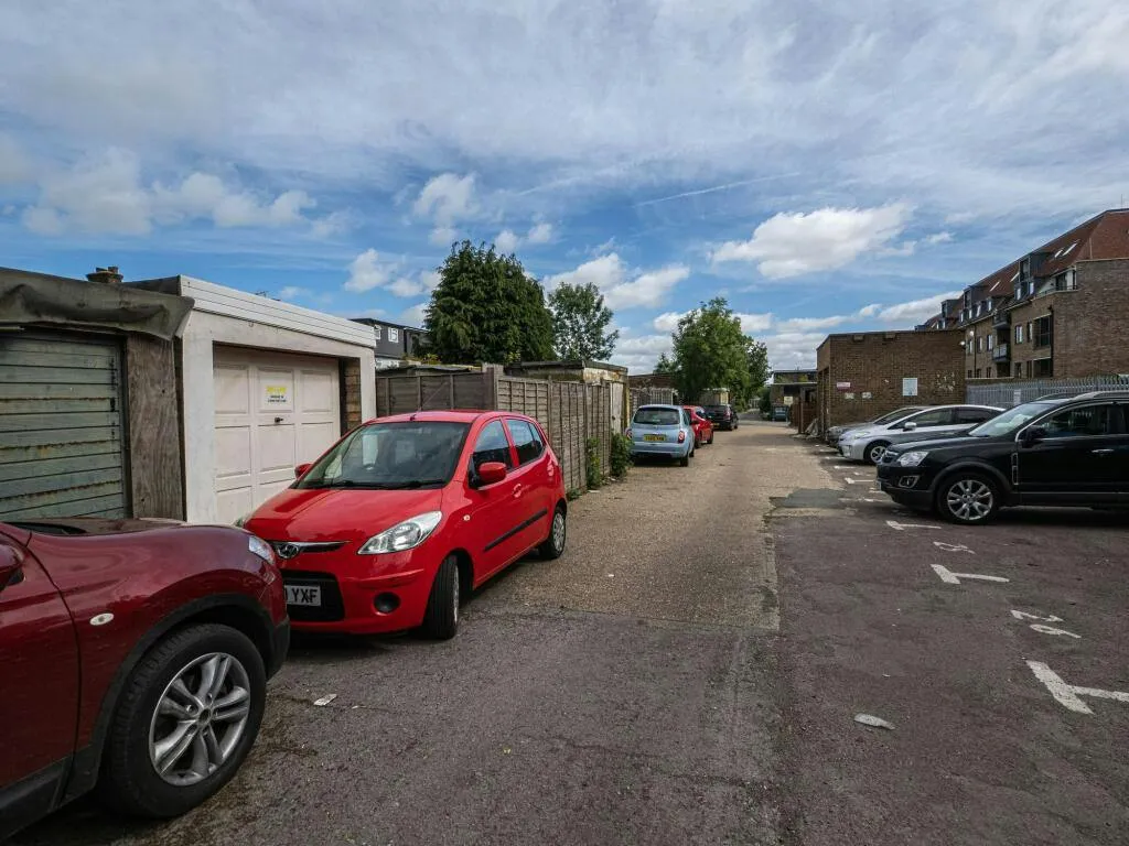 Hazel Tree Road, Watford, WD24, photo 13