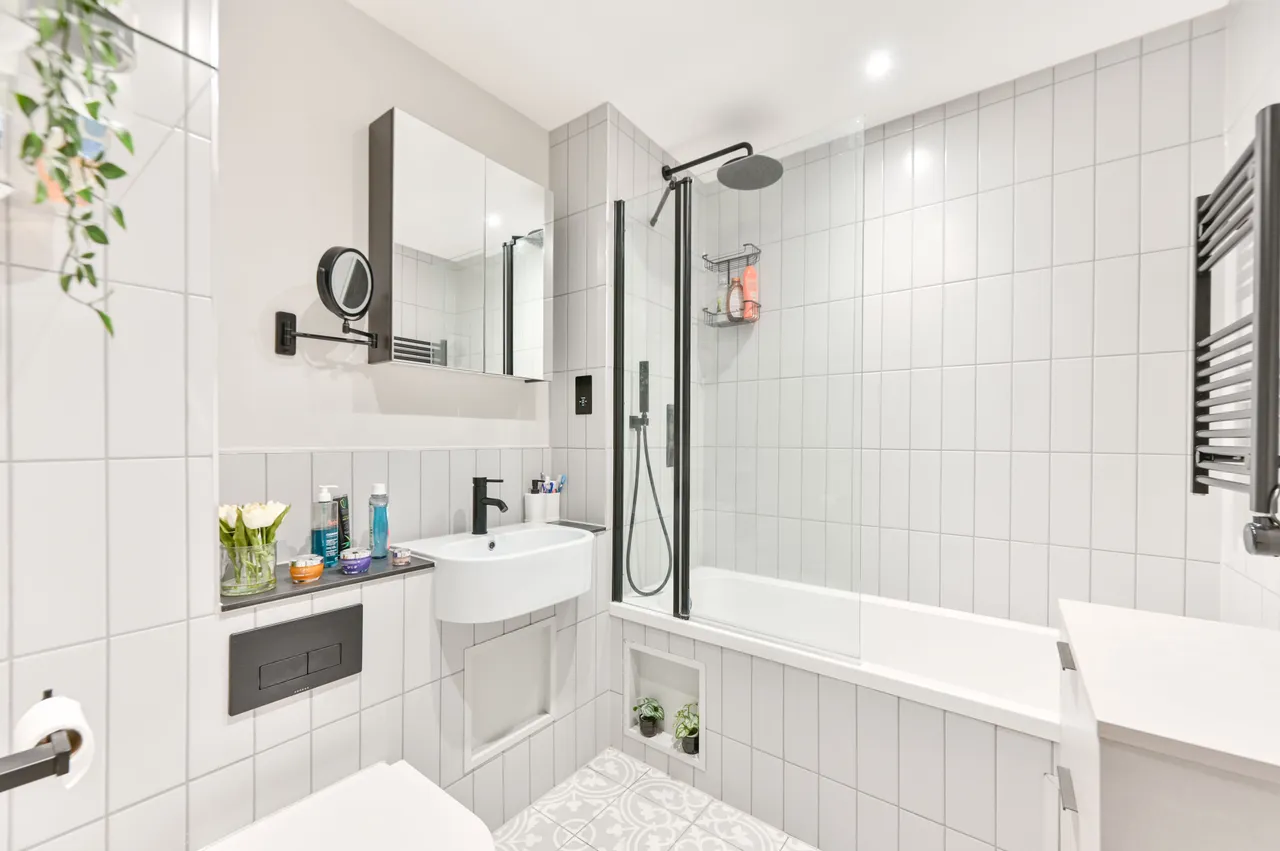 Flat 3, Oak House, London, photo 4