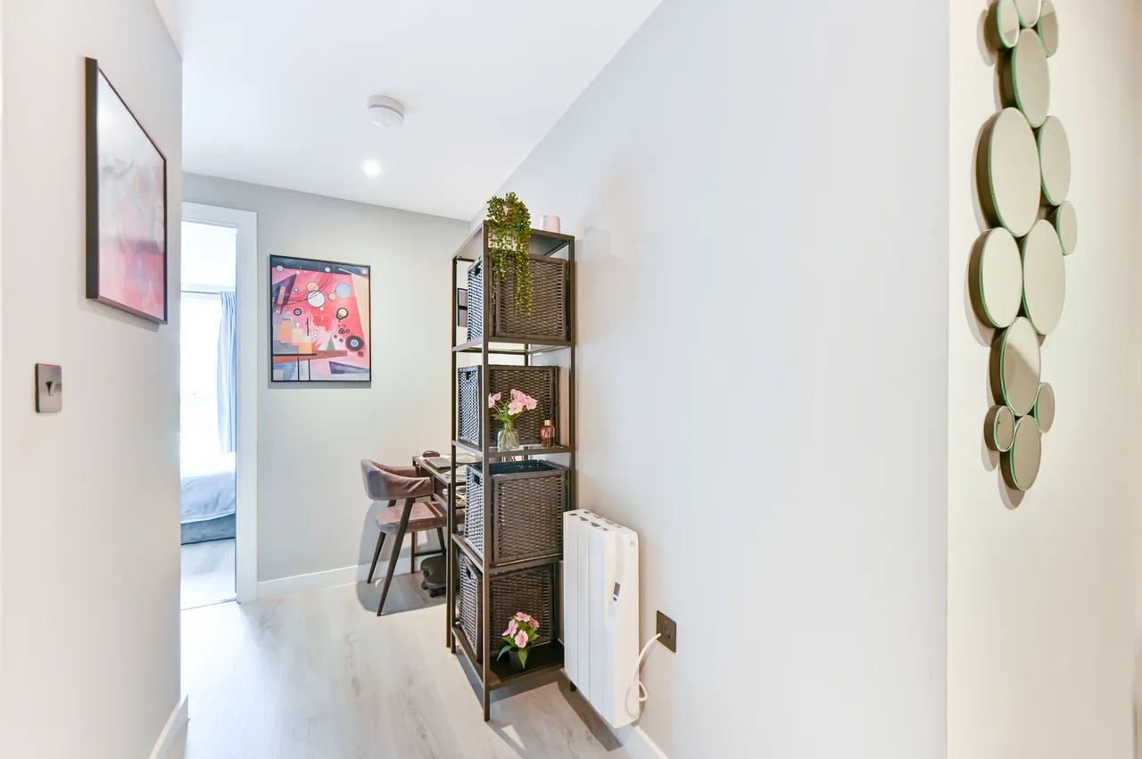 Flat 3, Oak House, London, photo 9