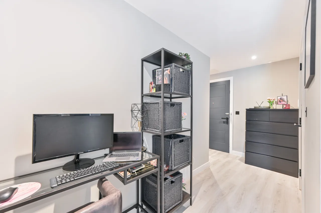 Flat 3, Oak House, London, photo 8